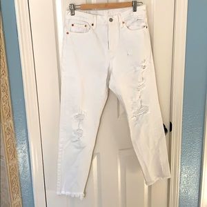 Levi’s Wedgie Distressed White